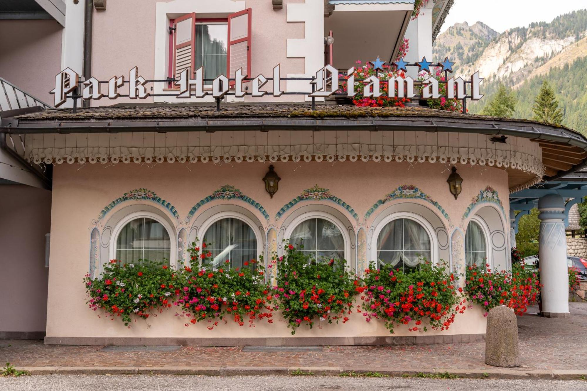 Hotel Diamant Park Campitello di Fassa Exterior foto