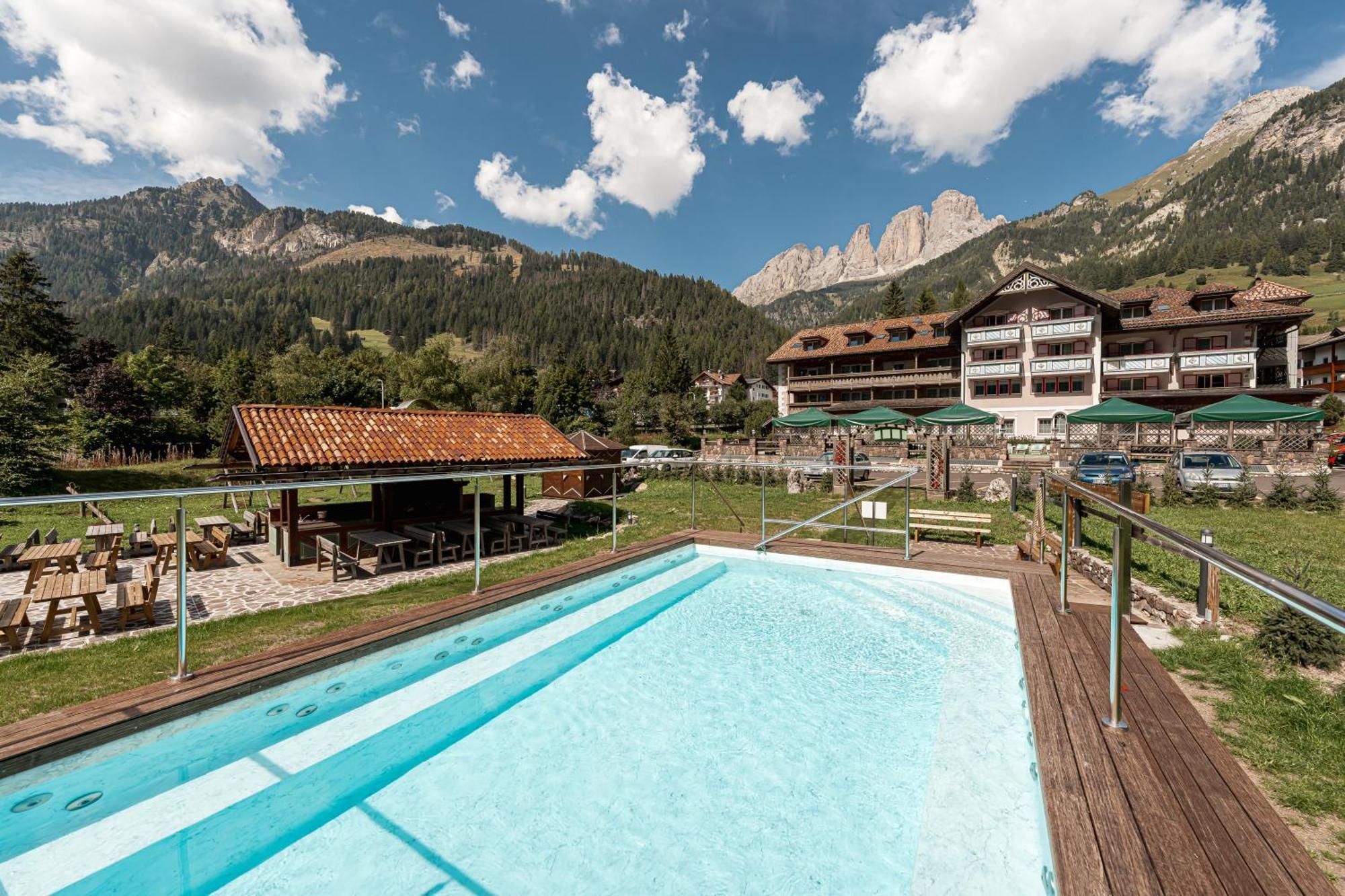 Hotel Diamant Park Campitello di Fassa Exterior foto