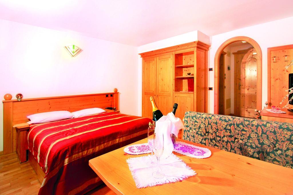 Hotel Diamant Park Campitello di Fassa Exterior foto